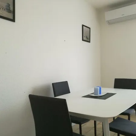 Centre Saint-martin דירה *
